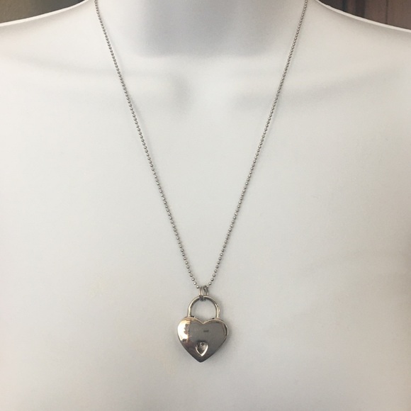 Silver tone heart lock pendant - Picture 2 of 7